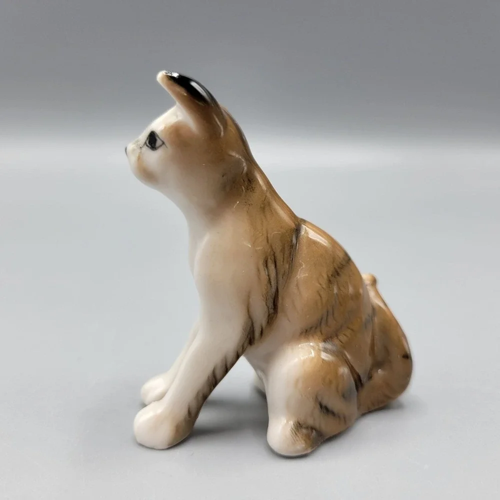 Vintage Ceramic Cat Kitten Figurine Home Shelf Decor 2.25